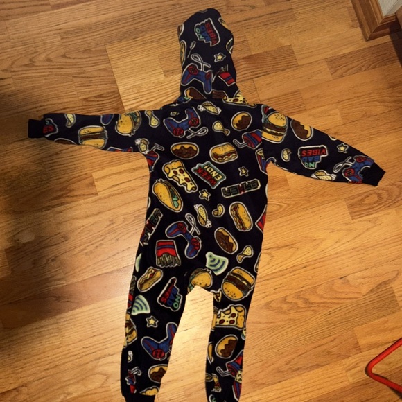 Boys hooded non footed XS  size 4, onesie zip hooded fleece lined adorable - Picture 2 of 10